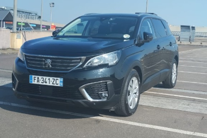 PEUGEOT 5008